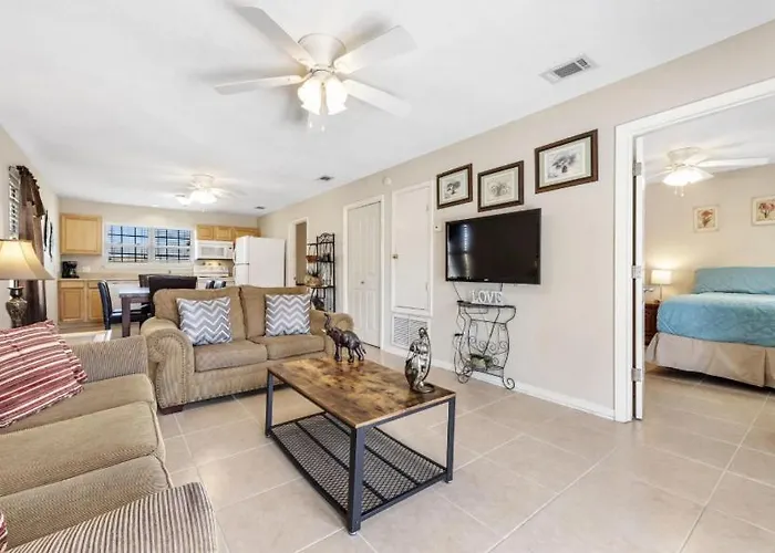 Byron's House * Gulf Shores
